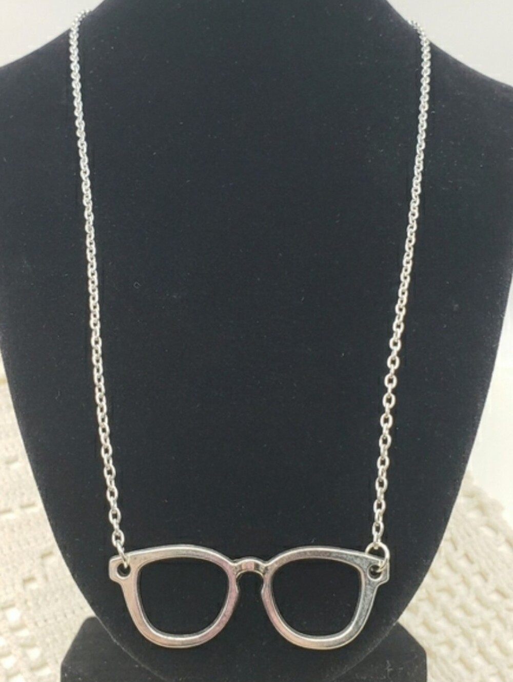 Nwot Silver Sunglass Necklace Opthamology Librarian